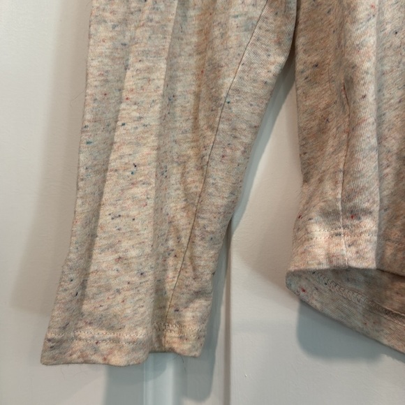 Old Navy Heathered Cream Long Sleeve Tee Size Medium - Picture 2 of 6